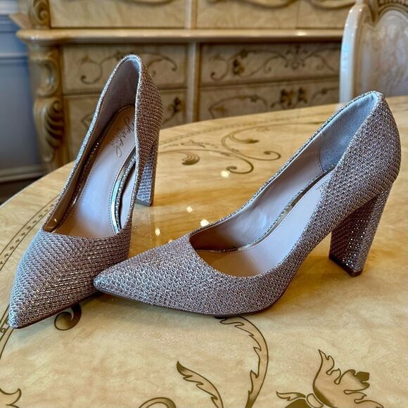 Badgley Mischka rose gold beige heels - Picture 10 of 16